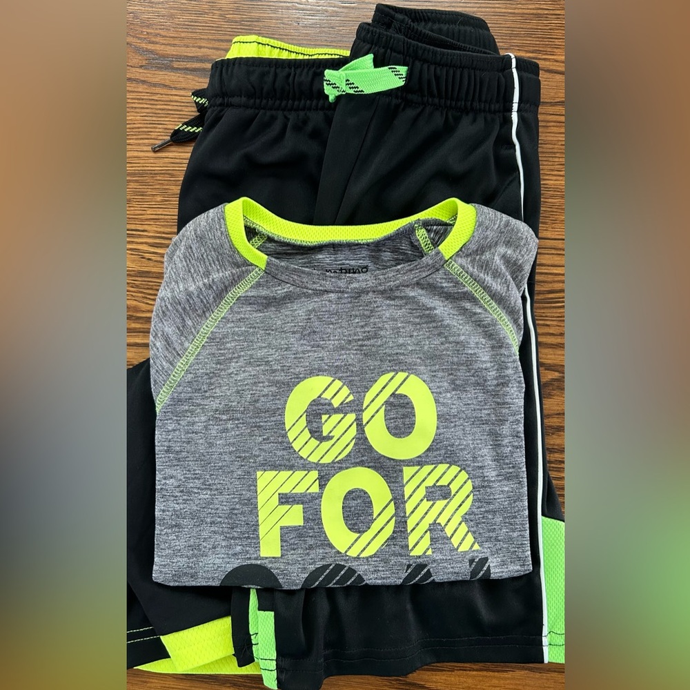 Boys Size 6/7 Shorts (2 Pairs) & T-Shirt Set